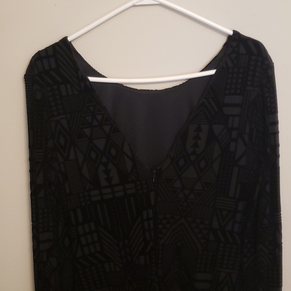 Velvet Guess dress - Picture 2 of 5